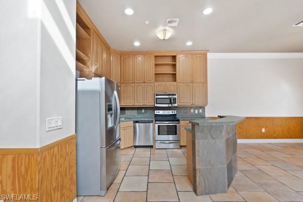 819 James ST photo 7