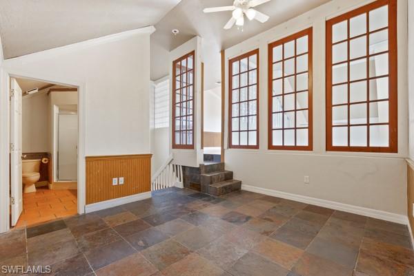 819 James ST photo 11