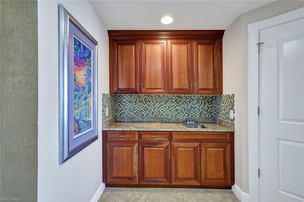 6081 Silver King BLVD 704 photo 17