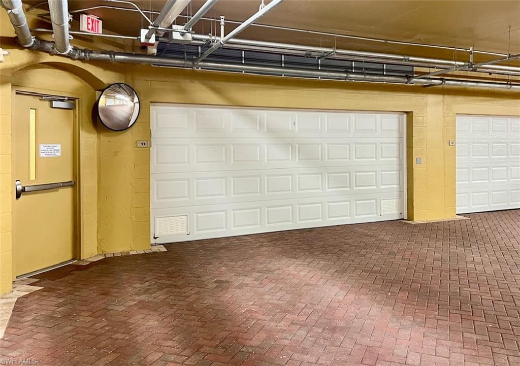 Private 2-car garage on P1