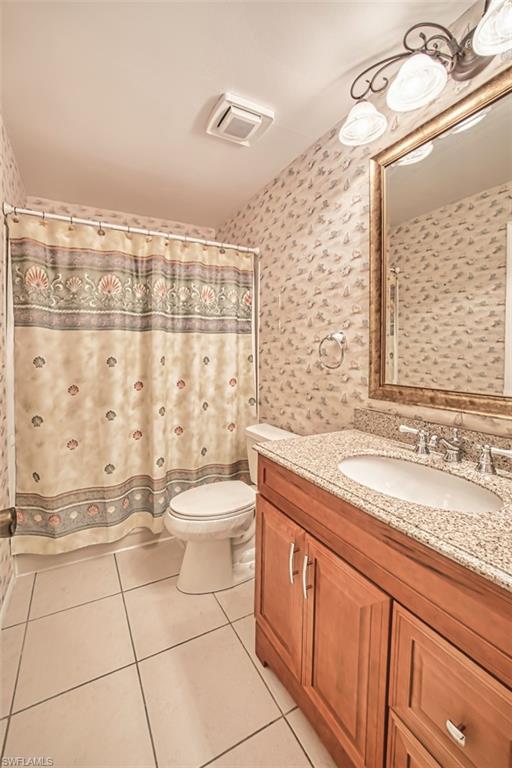 8061 S Woods CIR 4 photo 17