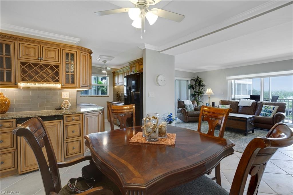 Abundance of natural light through the many windows in this corner unit.