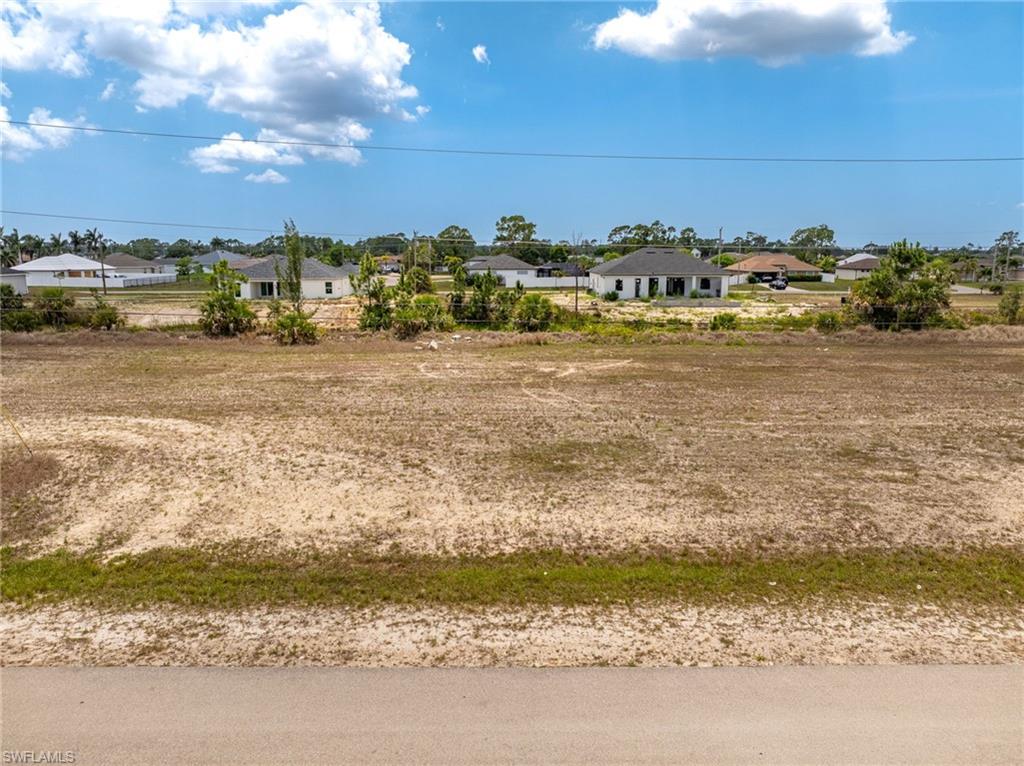 View of yard featuring a residential view