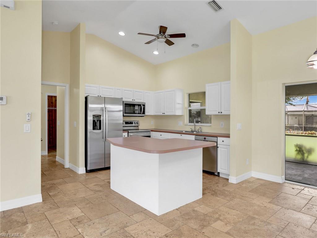 305 16th PL photo 11