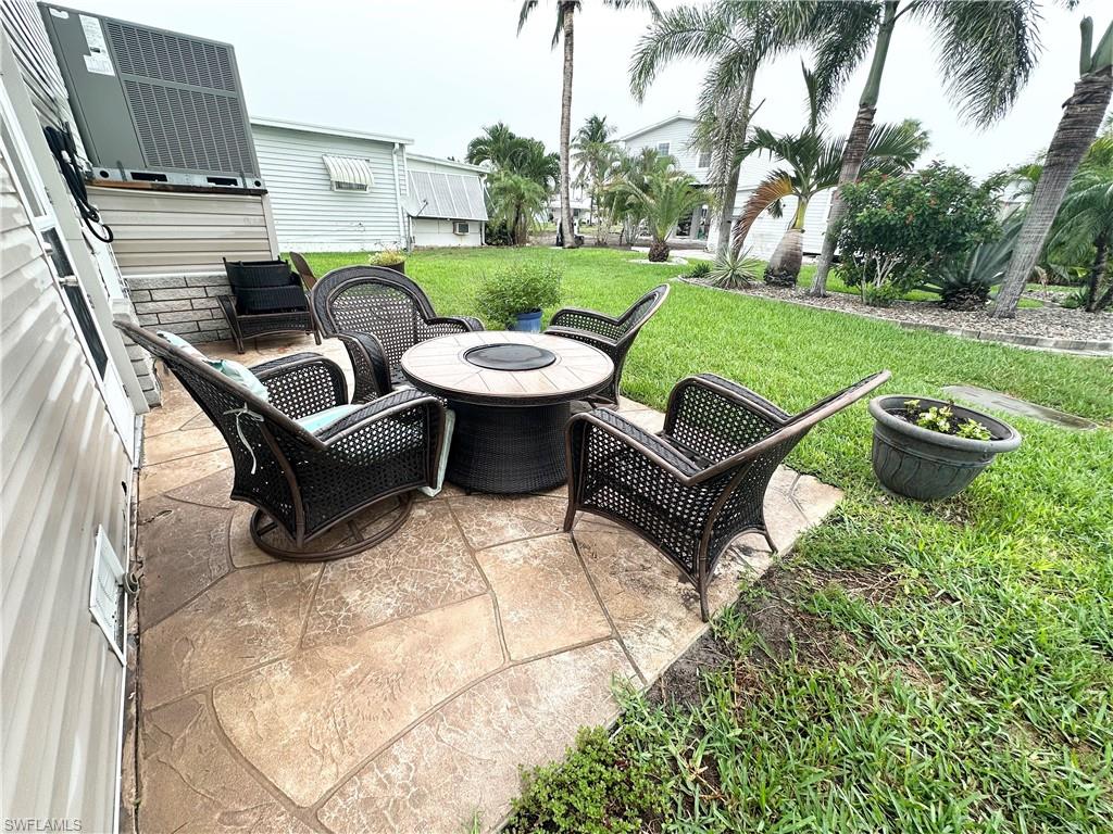 Outside patio / sitting area
