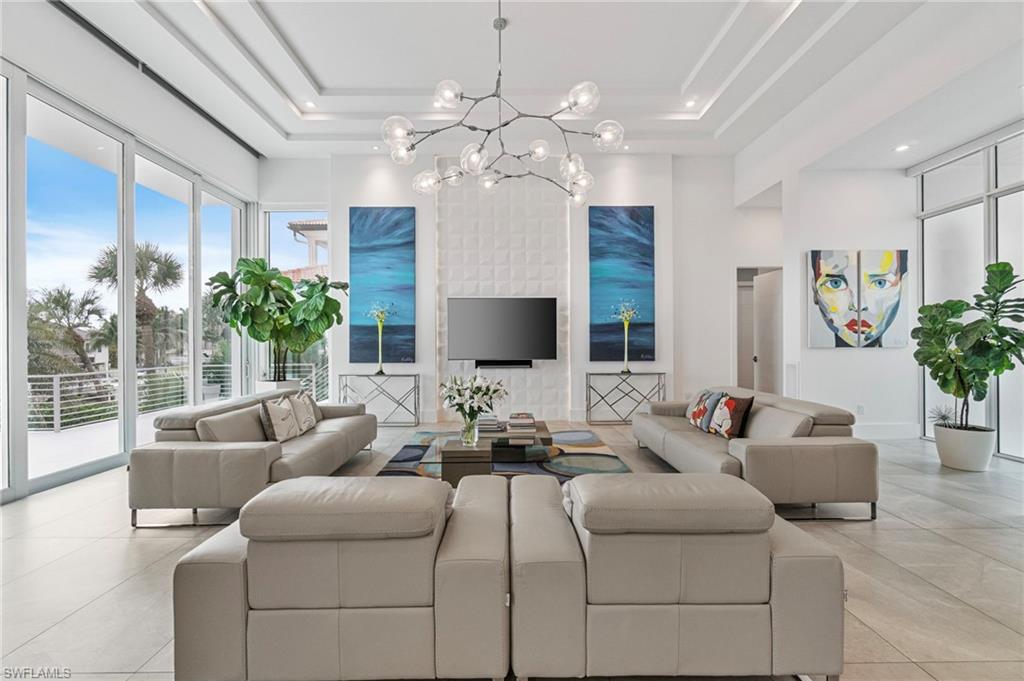 432 Bayside AVE photo 6