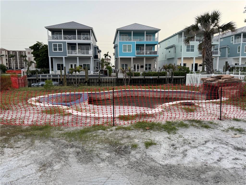 View of surrounding community