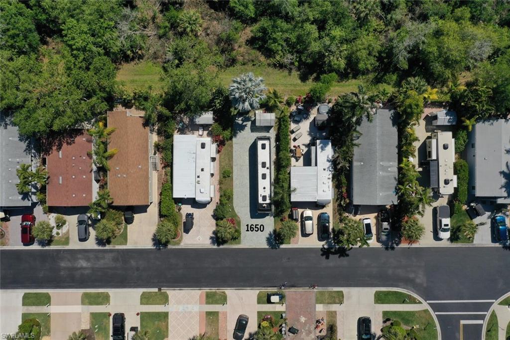 Aerial view of property and surrounding area