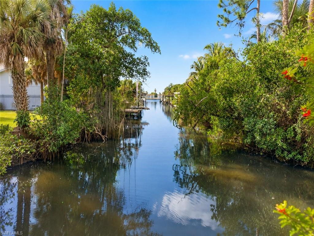 Canal Frontage with Gulf Access