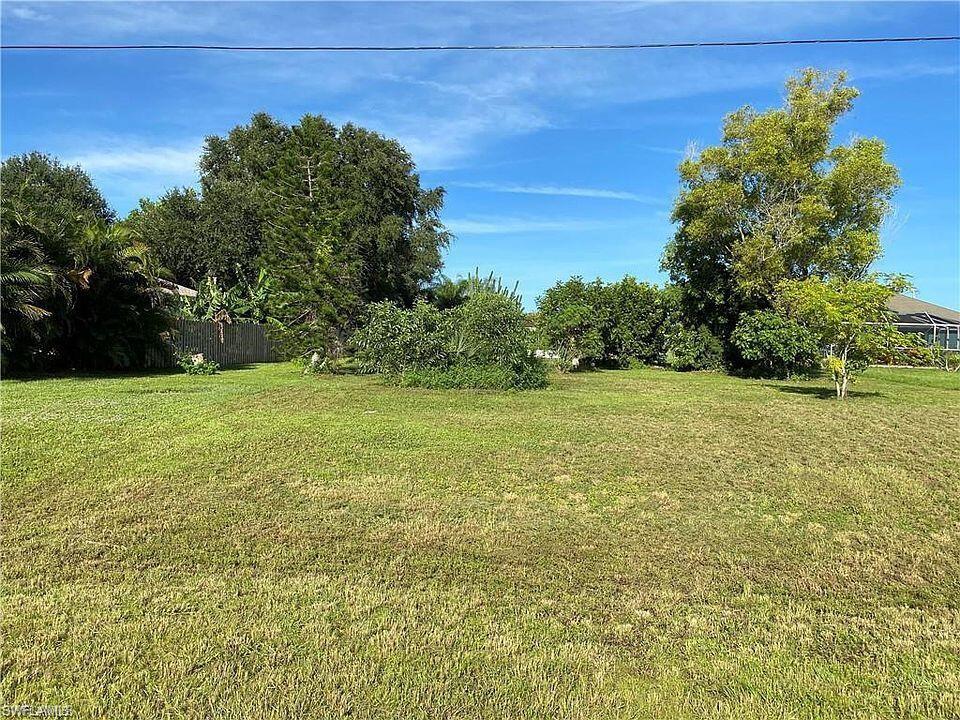 538 Diplomat PKWY W