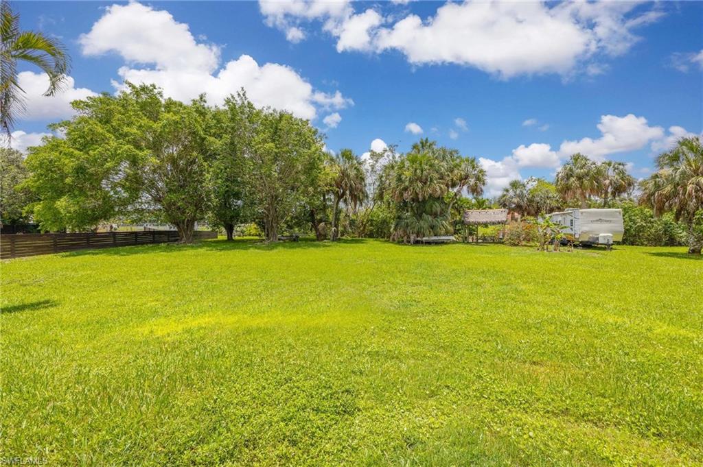 116 Sharwood DR photo 41