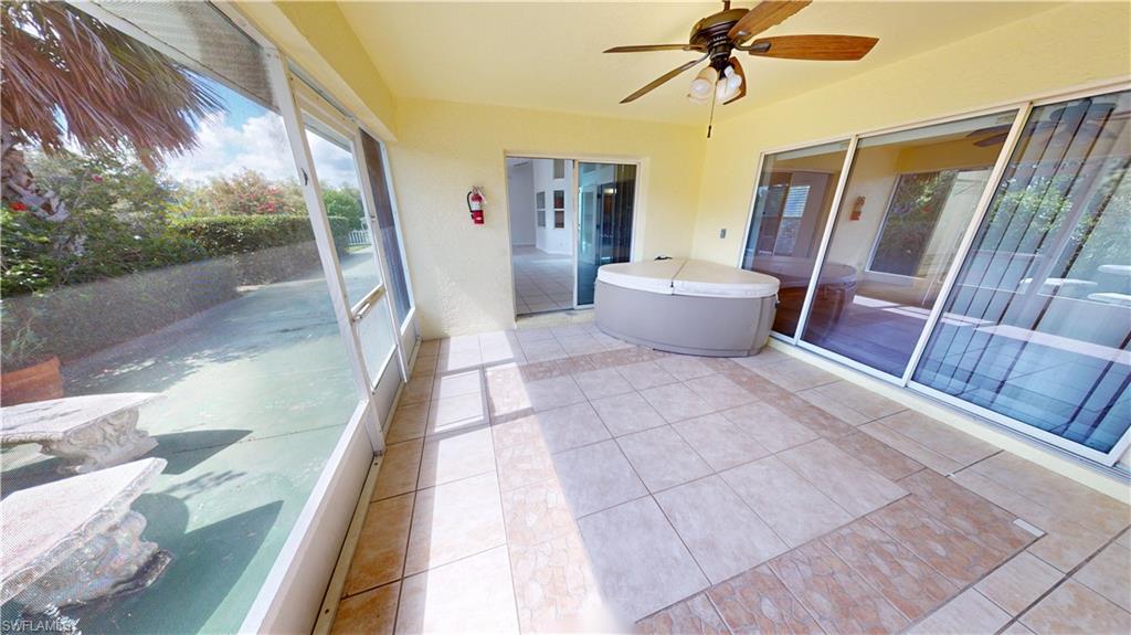 Screened Lanai w/Hot Tub