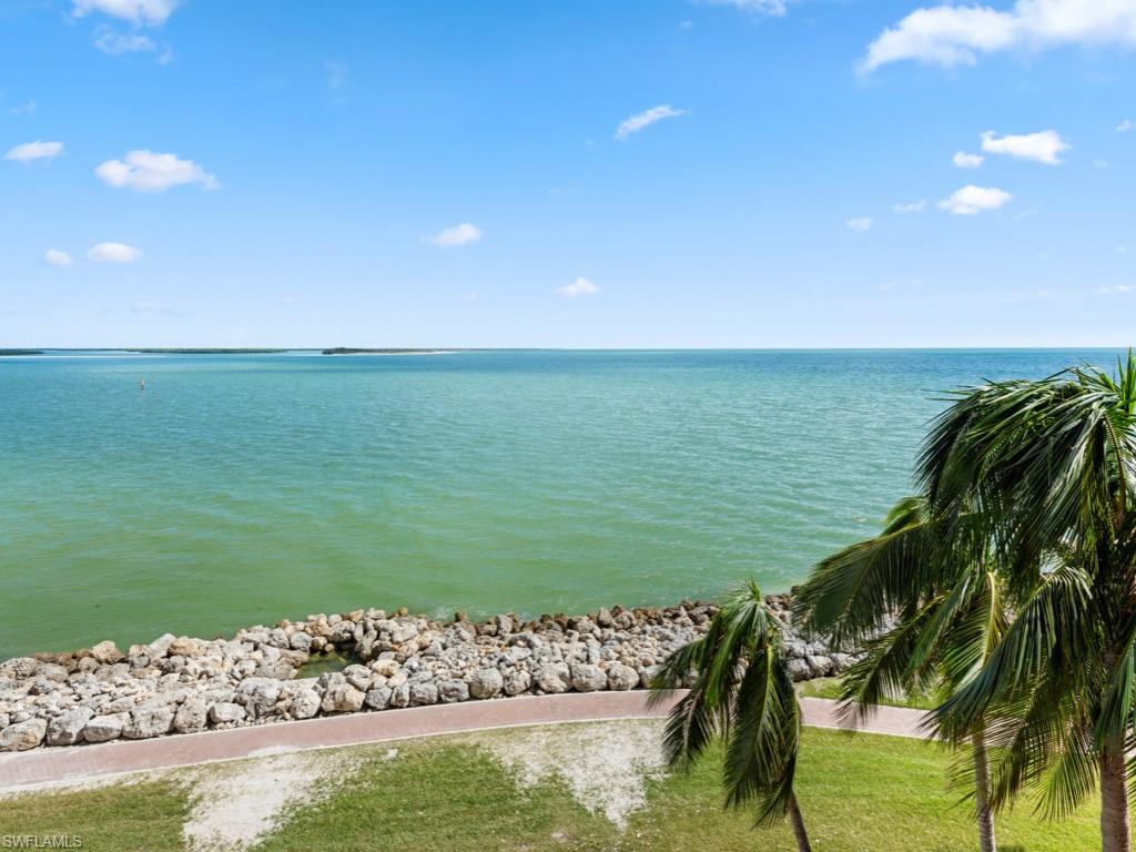 970 Cape Marco DR 402 photo 6
