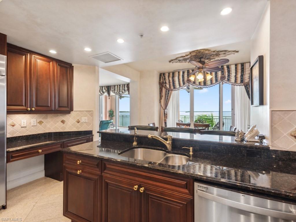 970 Cape Marco DR 402 photo 18