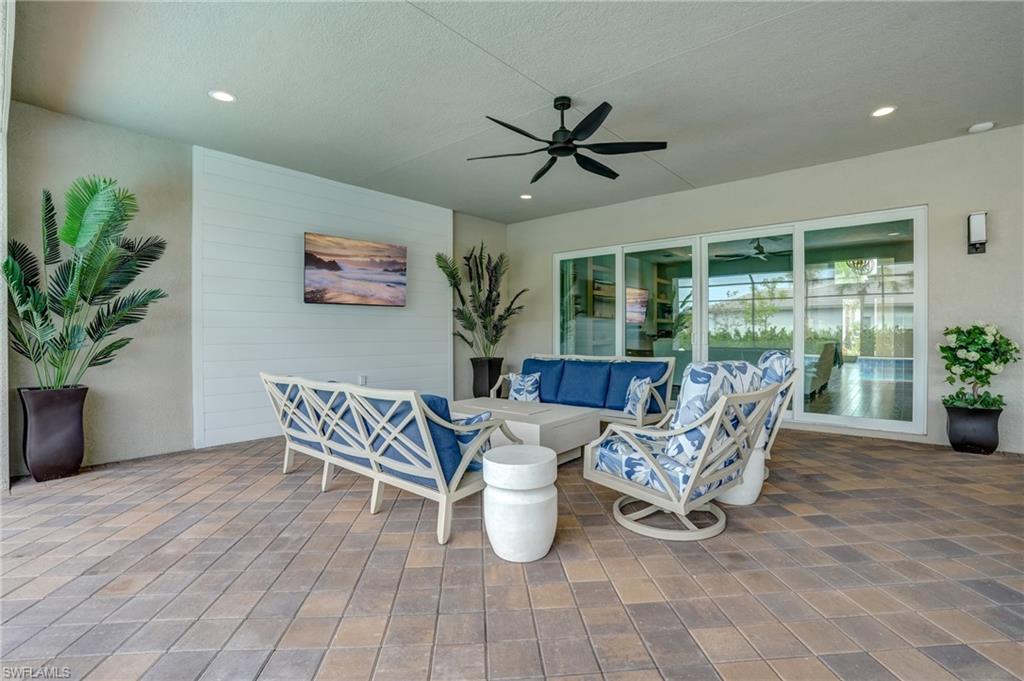 Screened in, covered lanai.  Your entertainment Mecca!