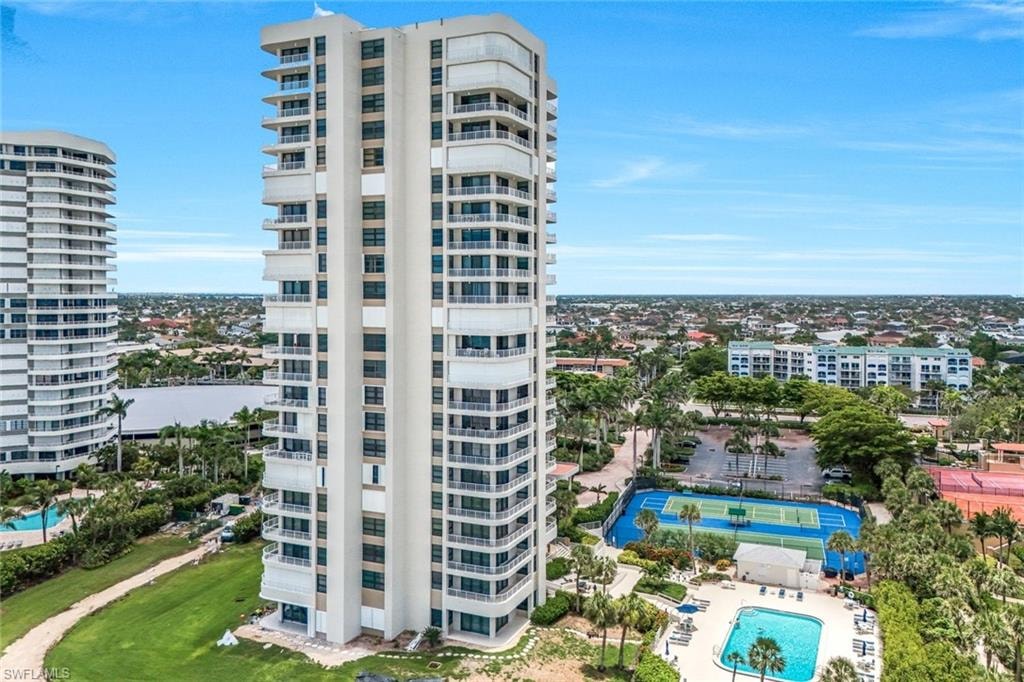 View of apartment building / complex featuring a view of city