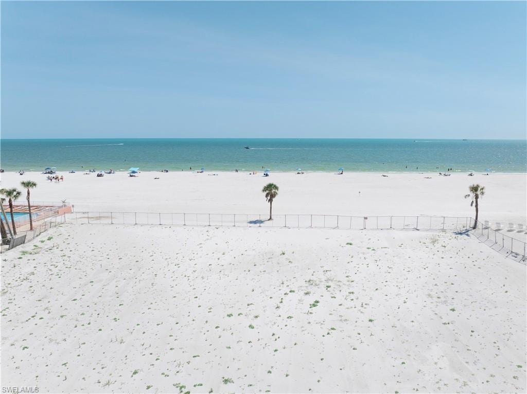 800-802 Estero BLVD photo 32