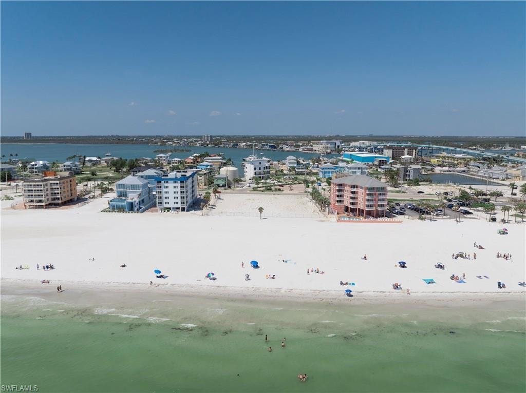 800-802 Estero BLVD