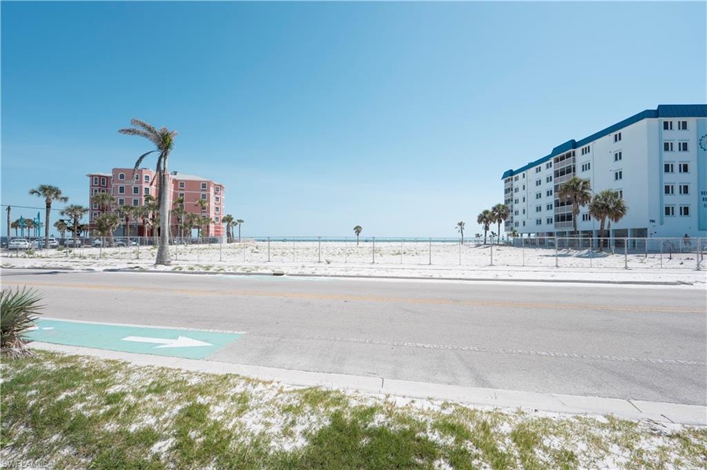 800-802 Estero BLVD