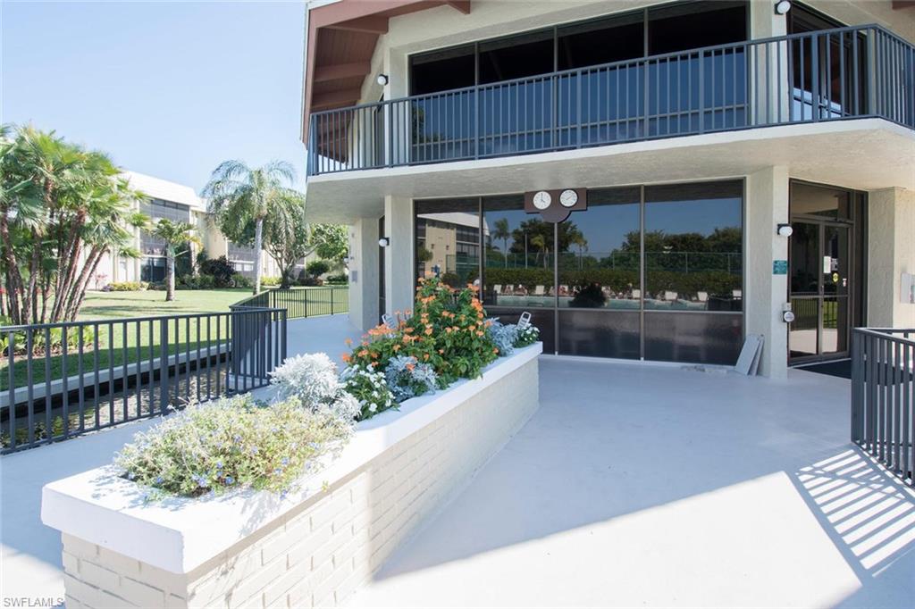Entrance to clubhouse and office area