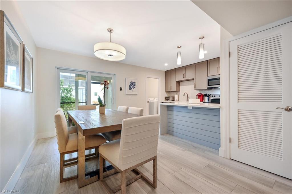 Dining into lanai and kitchen