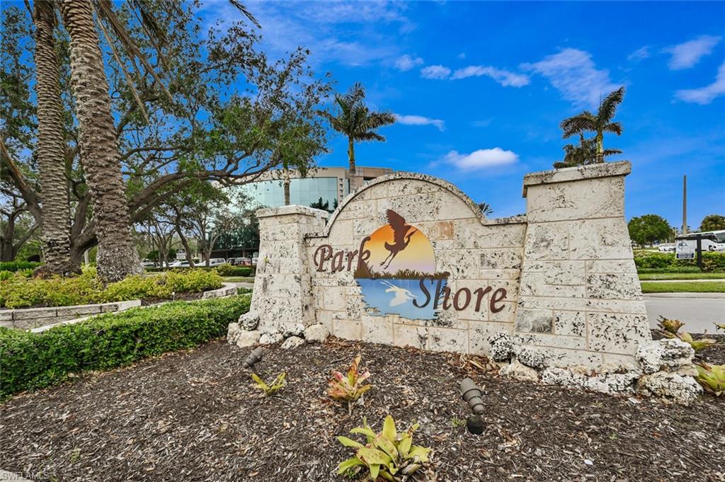 Entrance into highly requested Park Shore