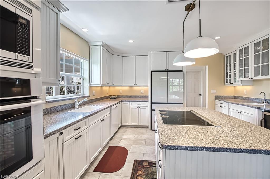 Kitchen, With Glass Insert Cabinets, Island
