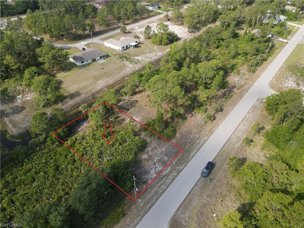 Aerial view of property and surrounding area
