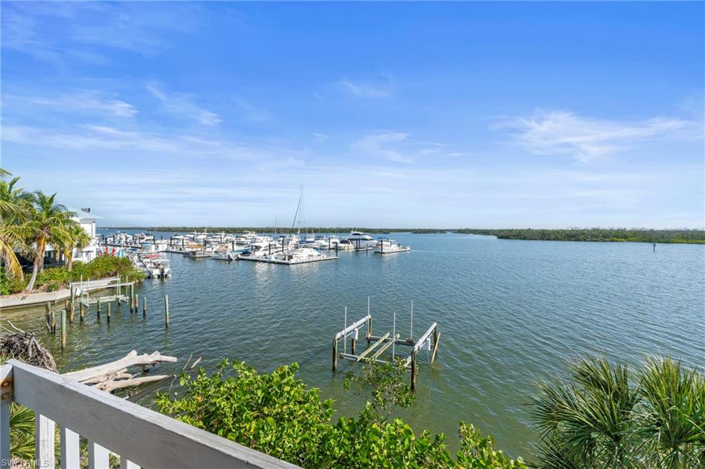 Greatest Bay View and the convenience to Marina and restaurants, not to mention just around the corner to the Islands only Grocery Store-  VIRTUALLY ENHANCED