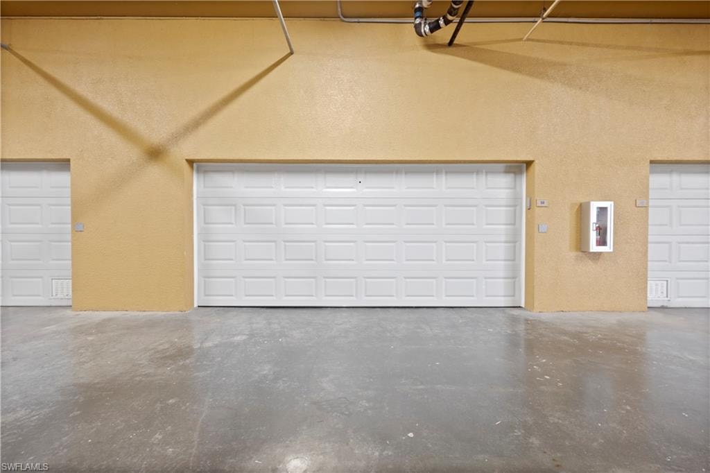 2 CAR 2ND FLOOR ELEVATED GARAGE
