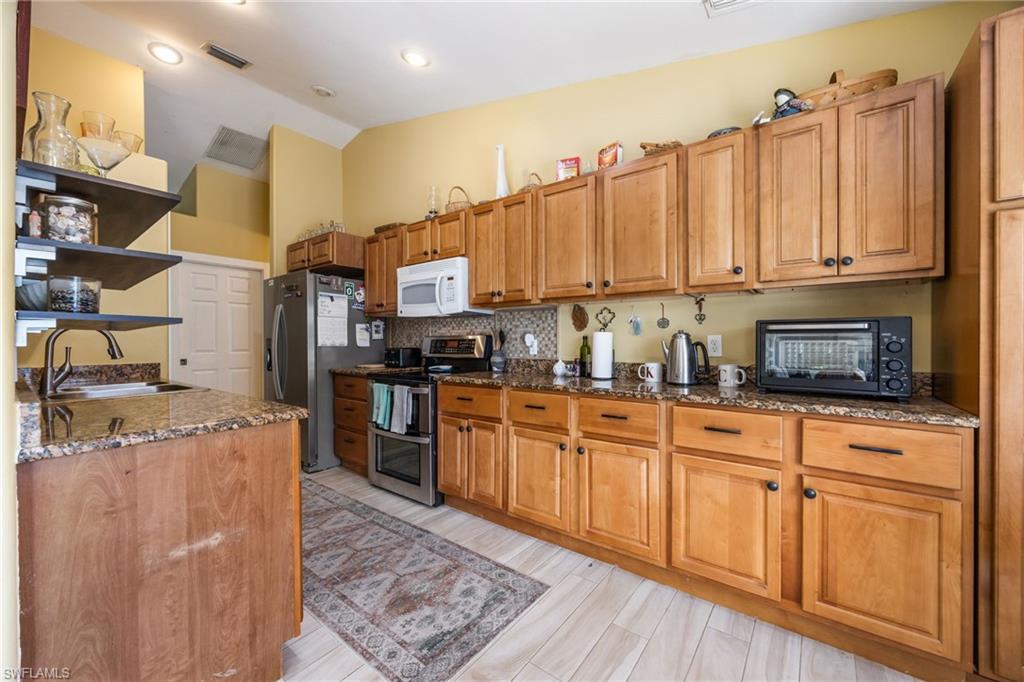 273 Justene CIR photo 16