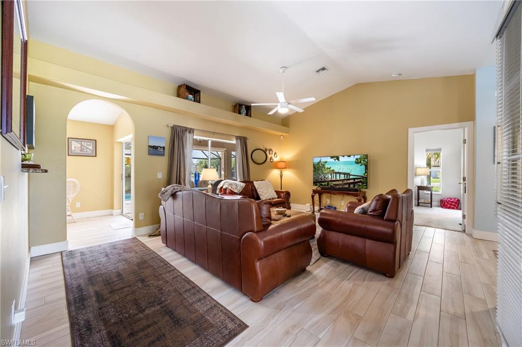 273 Justene CIR photo 8