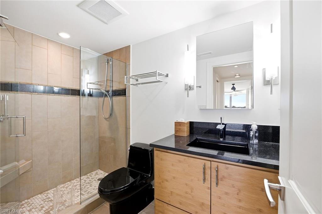 2400 Gulf Shore BLVD N 502 photo 33