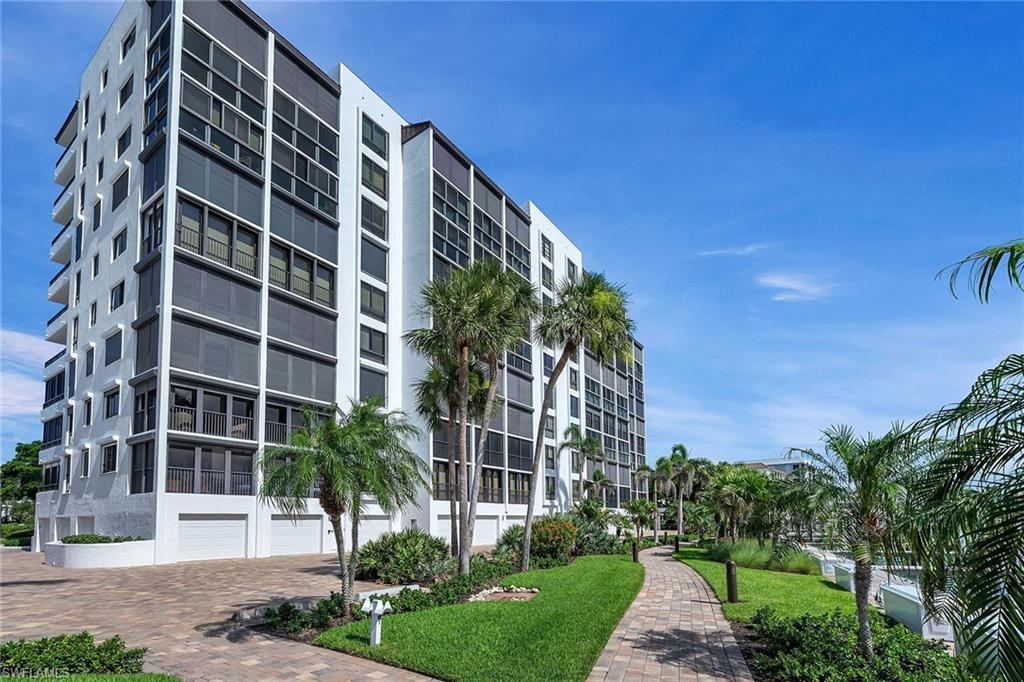 2400 Gulf Shore BLVD N 502 photo 40