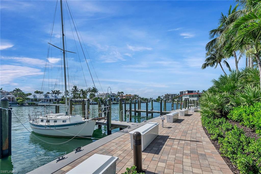 2400 Gulf Shore BLVD N 502 photo 35