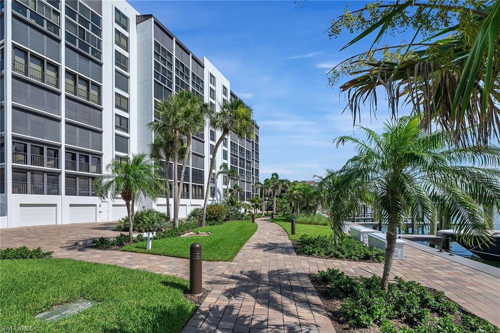 2400 Gulf Shore BLVD N 502 photo 39