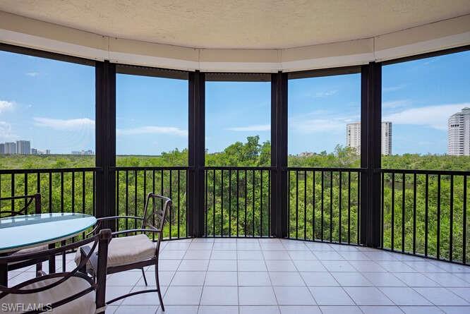 8990 Bay Colony DR 302 photo 12