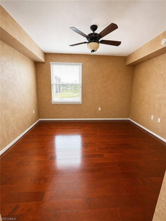8490 Kingbird LOOP 930 photo 12