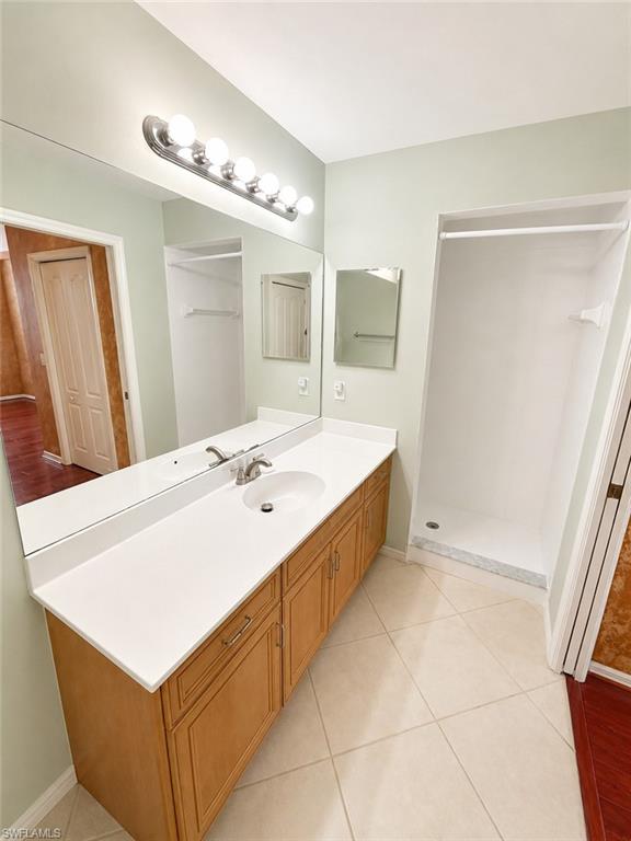 8490 Kingbird LOOP 930 photo 15