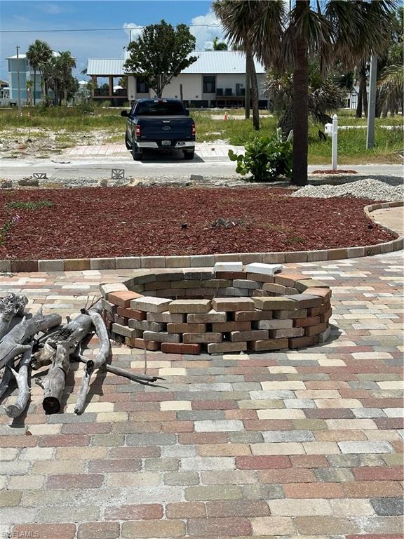 Surrounding community featuring shuffleboard