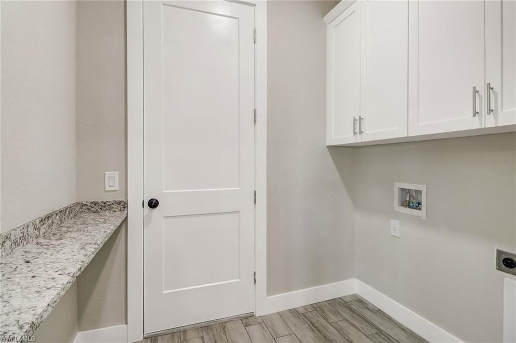 10621 Landau LN photo 18