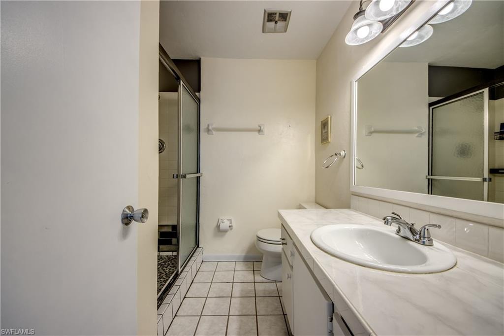 909 SE 46th LN 202 photo 22