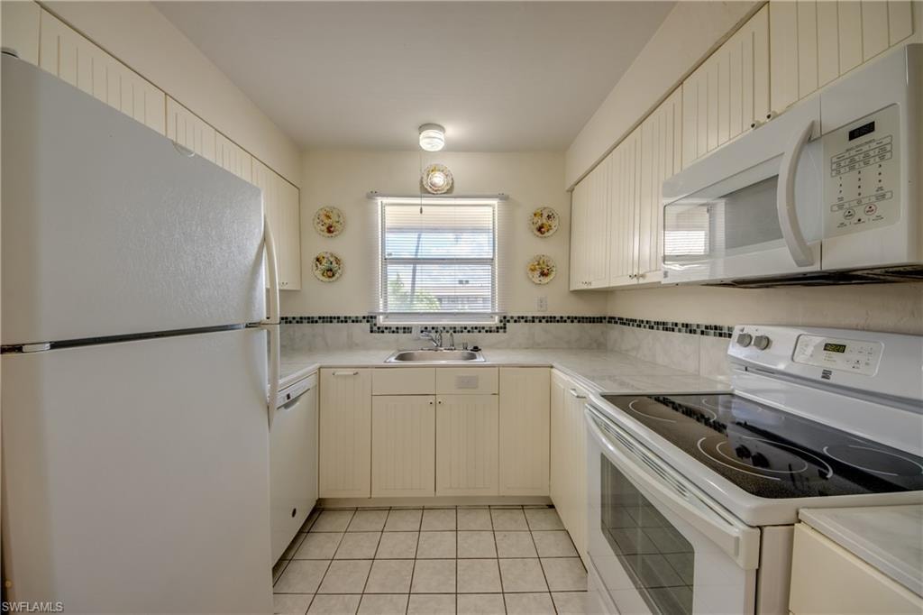 909 SE 46th LN 202 photo 14