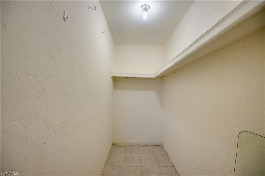 909 SE 46th LN 202 photo 21