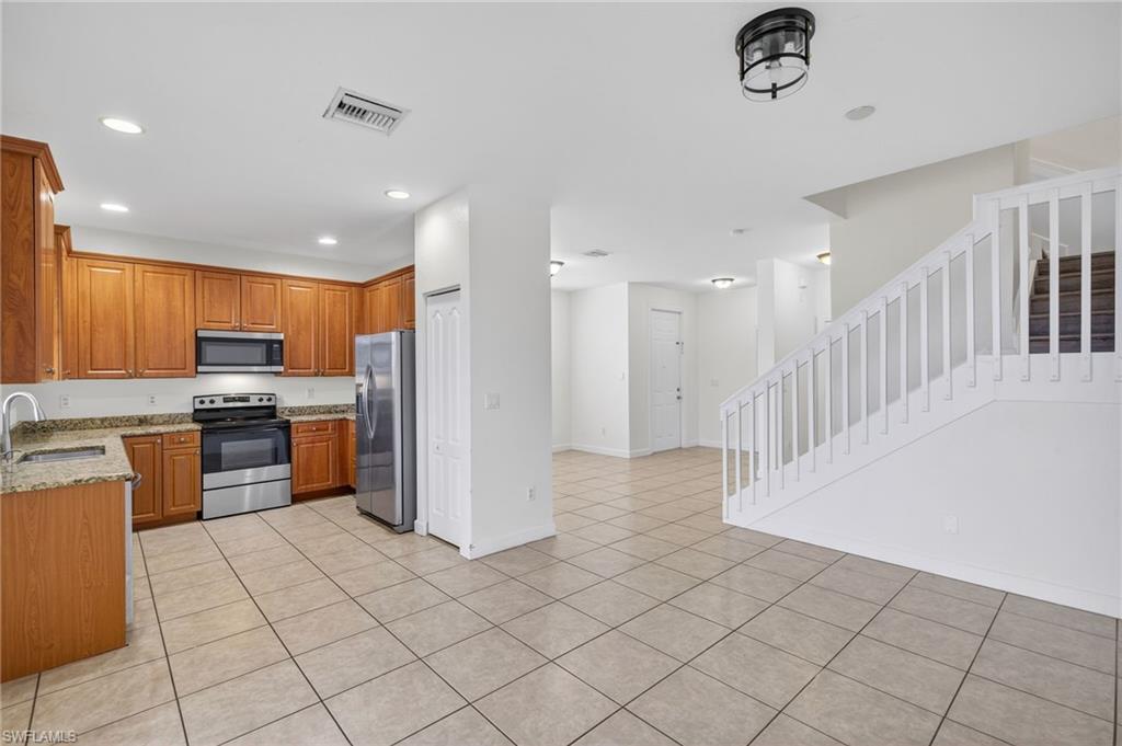 7029 Ambrosia LN 606 photo 9