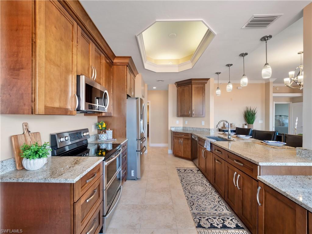 14819 Laguna DR 703 photo 23