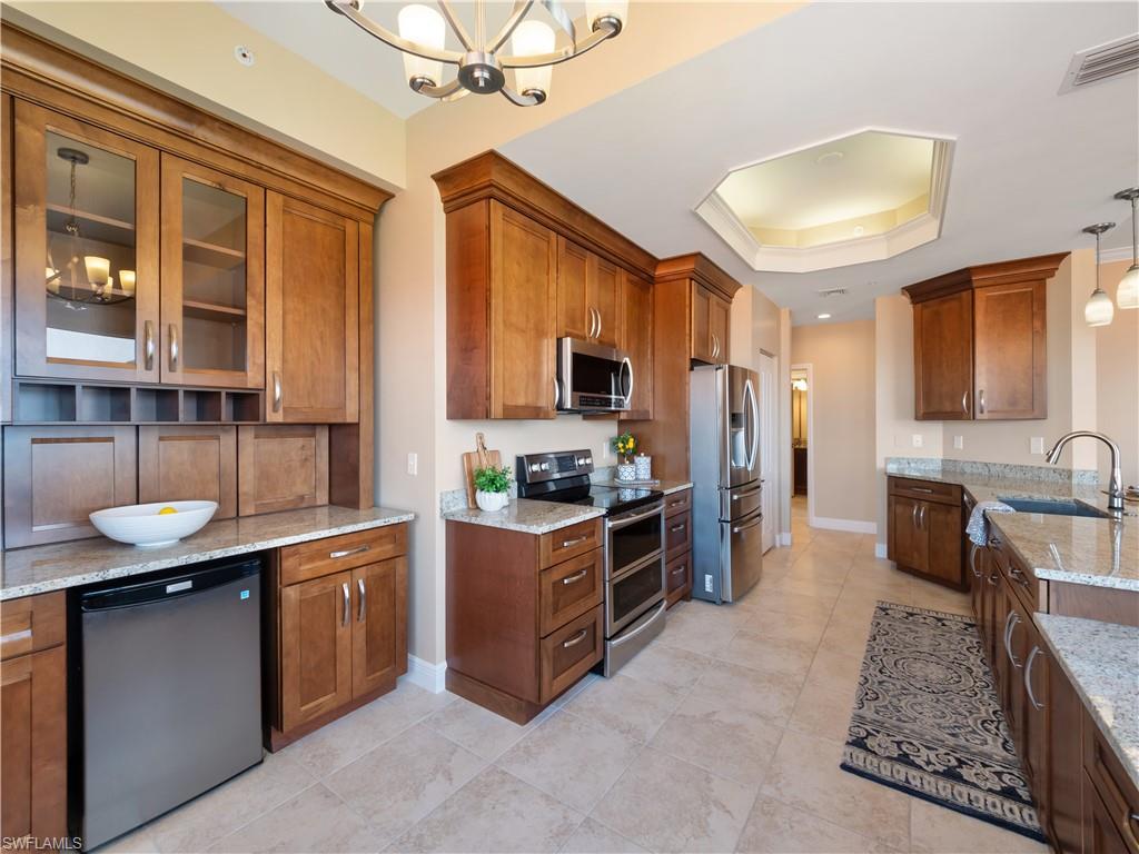 14819 Laguna DR 703 photo 22