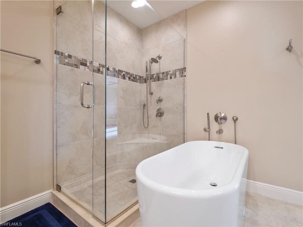 14819 Laguna DR 703 photo 29
