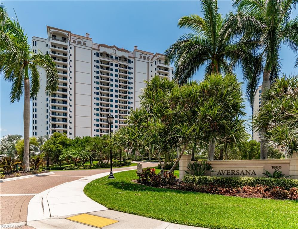 View of apartment building / complex