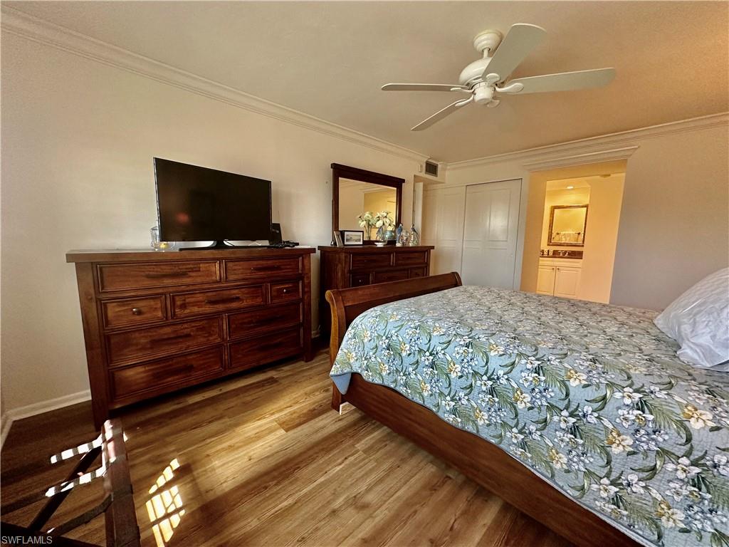 555 Park Shore DR B403 photo 23